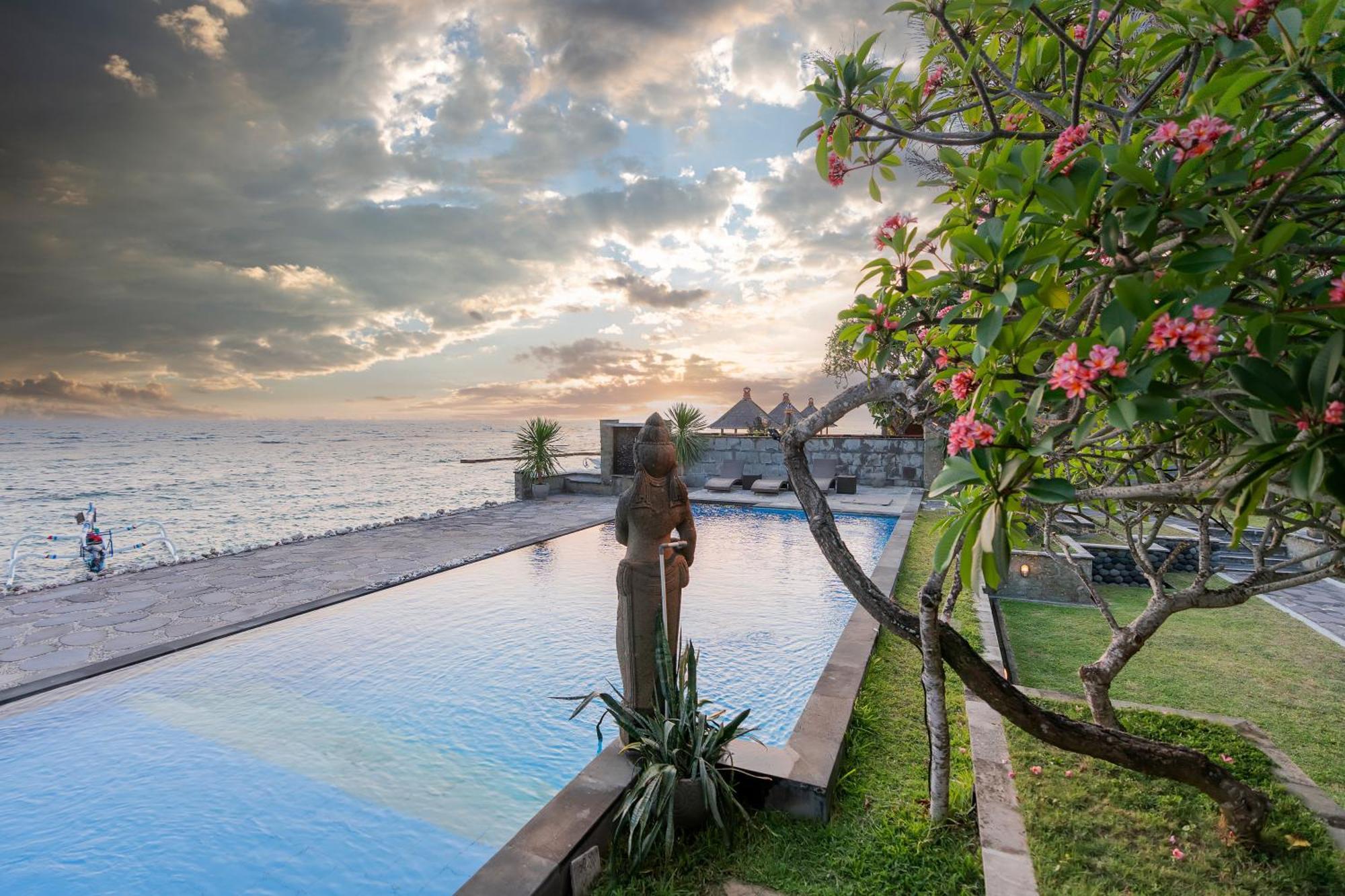 Ganesh Beach Hotel 캔디다사 외부 사진