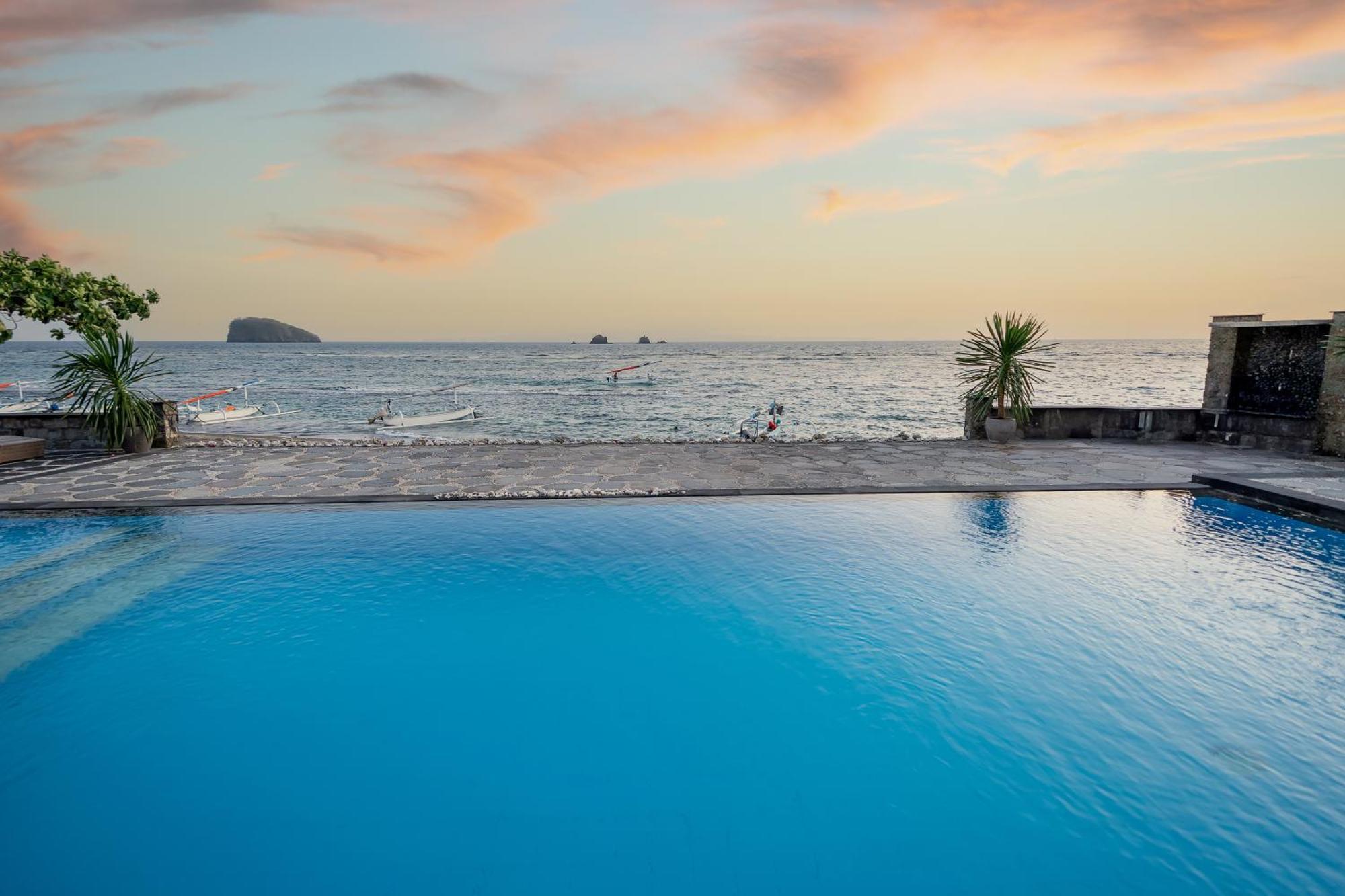Ganesh Beach Hotel 캔디다사 외부 사진